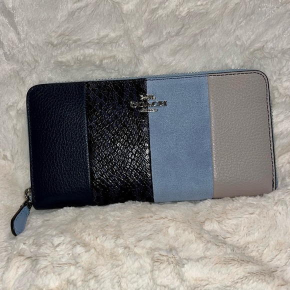 🔥NEW🔥Coach Wallet - Picture 3 of 5